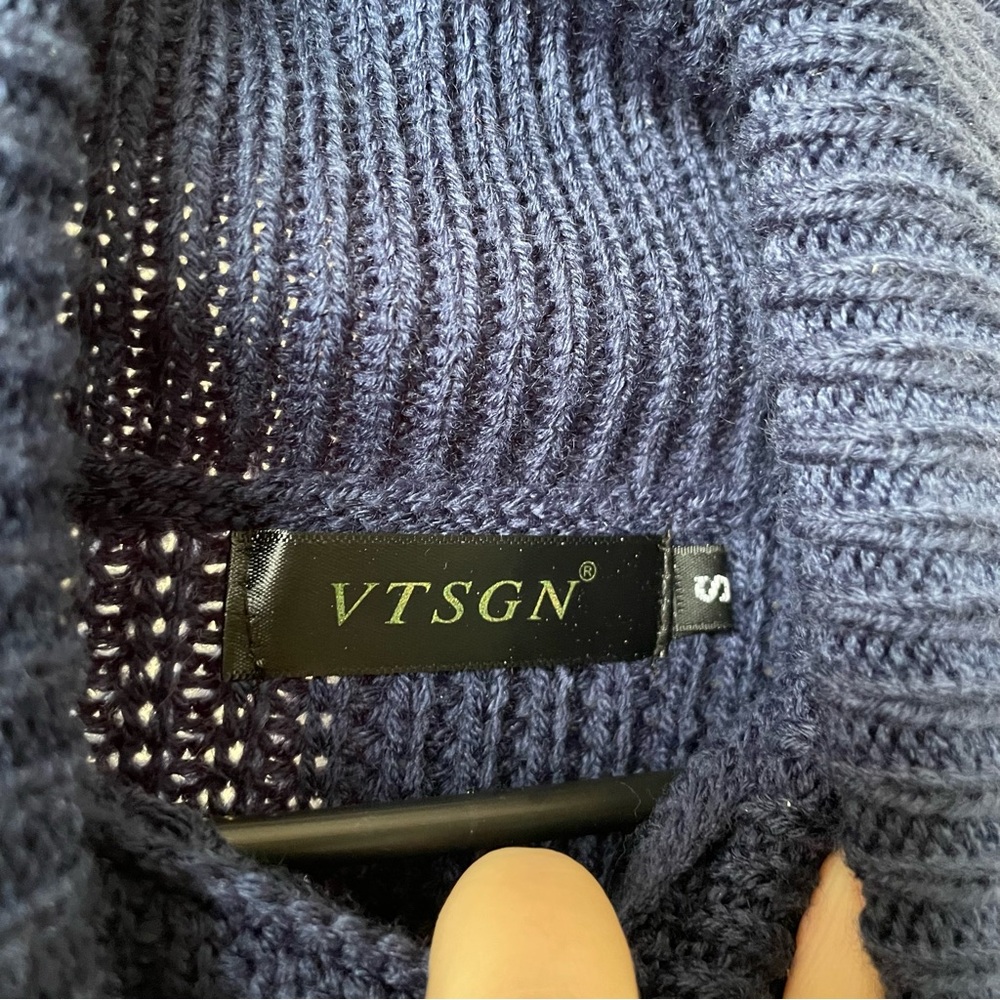 Blue Turtleneck Cable Knit Sweater - Picture 4 of 6